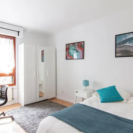 Appartement De 5 Chambres A Rueil Malmaison - Bleriot5 *